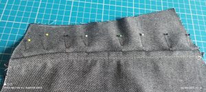 Épingler soigneusement les pieces